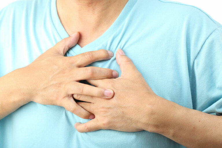 8 unhealthy habits that may trigger heartburn