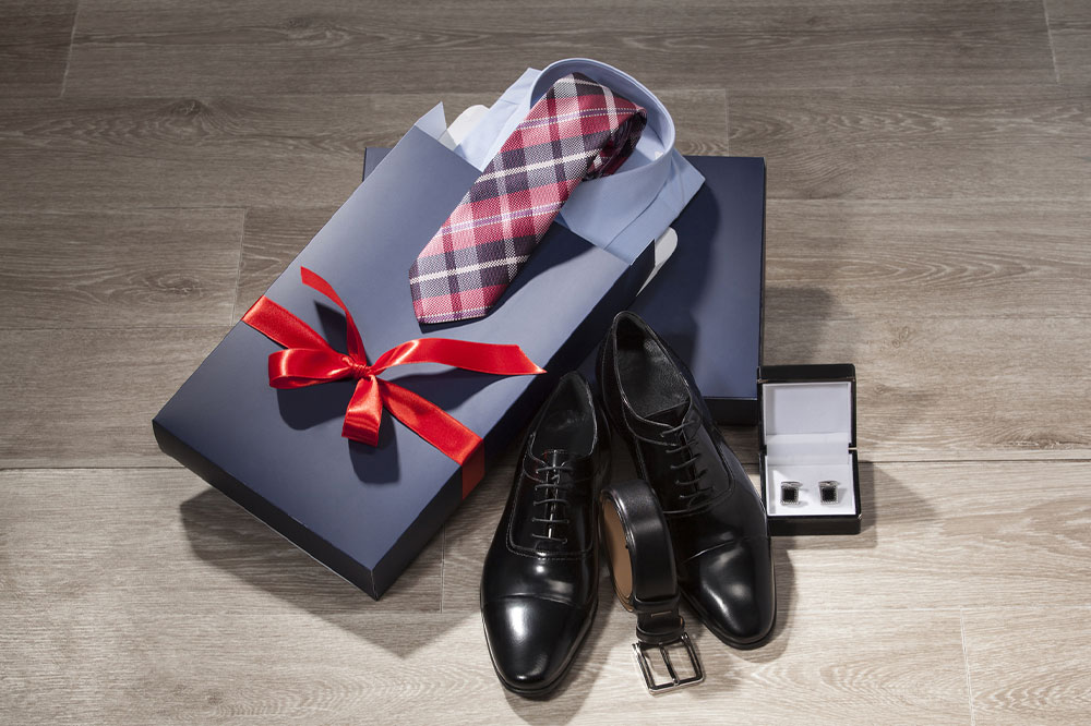 9 creative and classic gift ideas for men